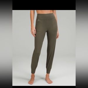 lulu lemon align joggers size 4 in army green